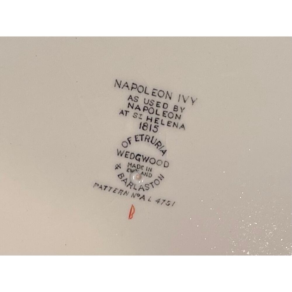 Wedgwood Napoleon Ivy Round Serving Platter - Picture 4 of 6